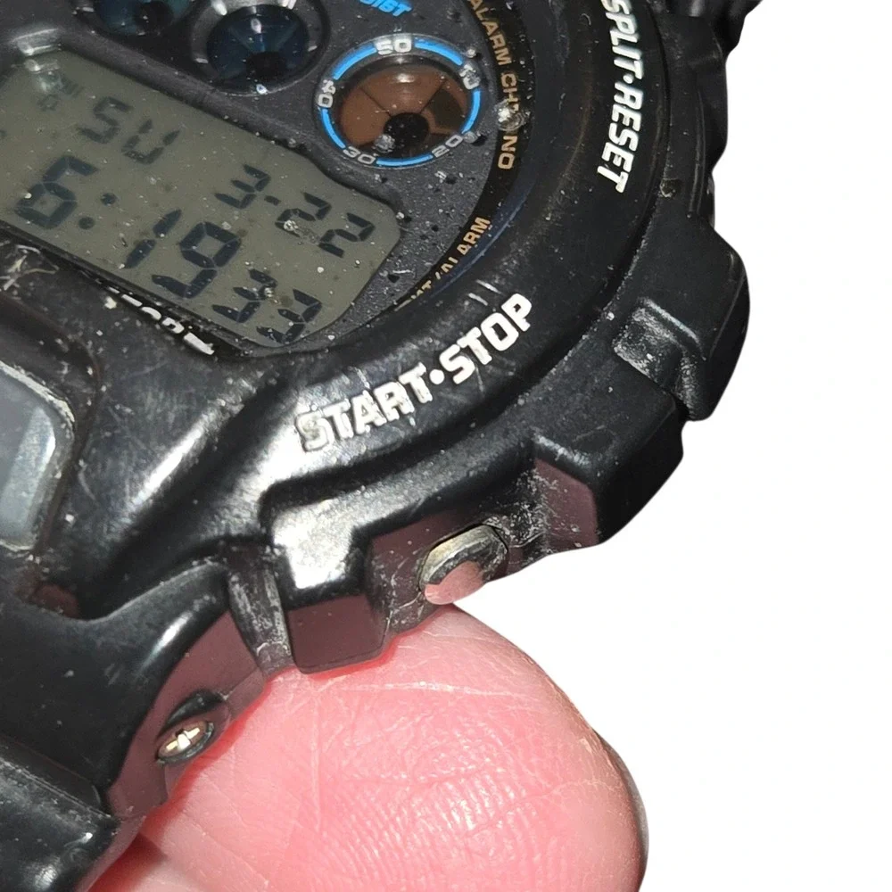 Casio G-Shock DW6900 Digital Watch 3230 Illuminator 200M Water Resist WORKS Read